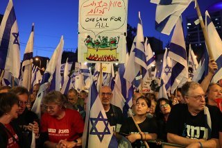 A leur 15e semaine, les manifestations ont déjà incité le gouvernement à mettre le processus législatif sur pause.